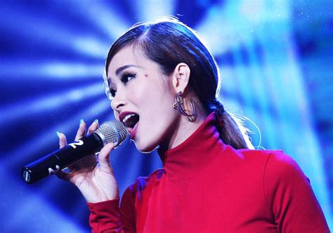 De Rosé Rhapsody Tour: Een Muzikale Odyssee Met De Vietnamese Popster Rozelyn!